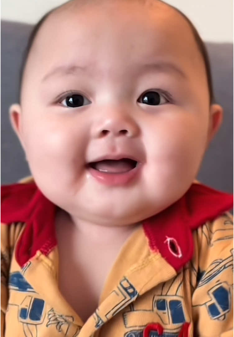 baby🍅#AbangChaQ #babytomato #tongkayucafe #muhammadgibran #babygibran #fypage #foryou #fyp #gibran 
