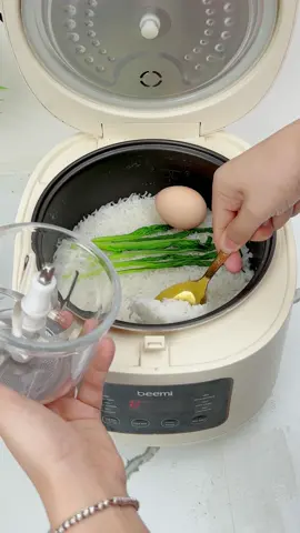 Hướng dẫn đơn giản cho bé 6 tháng bắt đầu ăn dặm là đây mẹ nhé!  Từ khi bé ăn dặm, mỗi bữa mẹ nên nấu riêng cho con nha. #andamcungbe #nauanchobe #andam #beemi #xuhuong