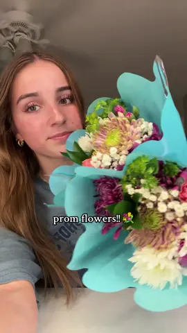 i wish the sound didn’t cut off #fyp #prom #flowers #DIY #bouquet #girls #foryoupage #foryou #viral #relatable #fypシ #spring