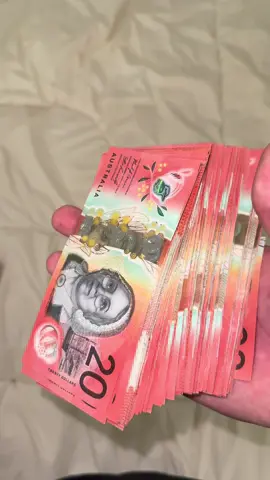 waterfall💦 #fyp #money #australia #internetmoney #erich #cash #aus #men #makemoney #viral #entrepreneur 