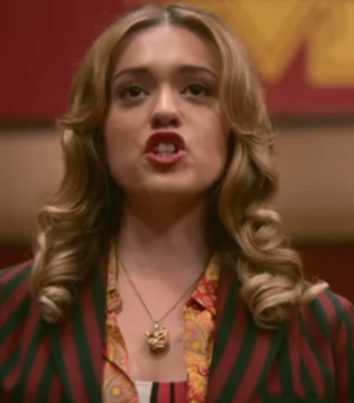 i love zoella and god forbid i have interests. #fyp #lanadelrey #mecore #sexeducation #4freakshow #jennxpenn #trishapaytas #zoella #shoshi #charlixcx #floptok #emergencyintercom #tanamongeau 
