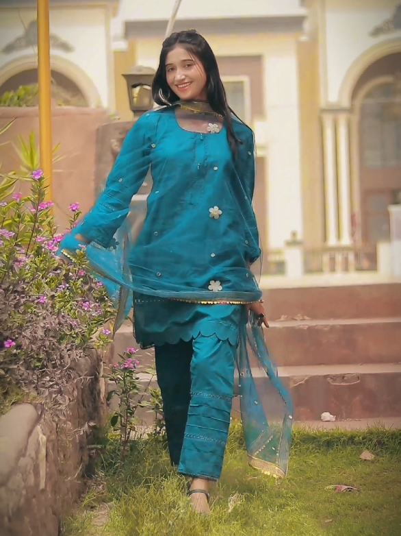 #ankh tedi kali#foryoupage #foryoupage #growmyaccount #soniakhan #soniakhan #hyeeee #unfreez #unfreez my account #please virel video#tik tok#for you page tik tok #hyeeee #soniakhan 