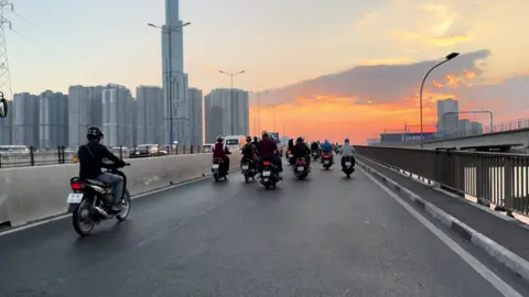 1 ly cà phê làm mày đủ thức #xh #xhtiktok #fyp #xuhuongtiktok #viral #tamtrang #saigonbuon 