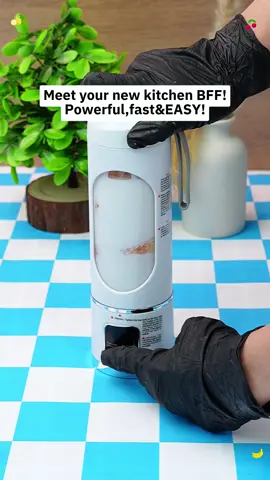 Don’t miss out on this portable juicer cup #fyp #fypシ #kitchen #tiktokshoprestock #juice #juicecup #juicer #blender #tiktokshopmothersday 