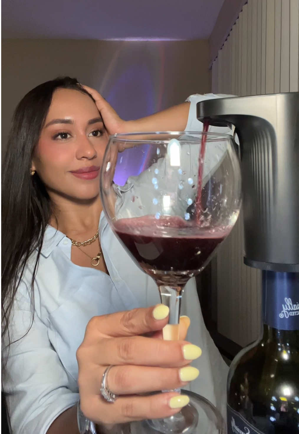 Un shot por cada vez que digo vamos a probarlo🤣🍷 #aldifinds #wine #fyp #creatorsearchinsights 