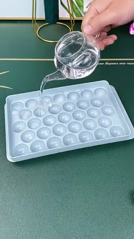 Chơi khúc côn cầu trên băng tại nhà vào mùa hè rất thú vị và việc uống nước cũng nên trở thành một nghi thức. #Khuôn làm đá viên#Những điều nên giới thiệu