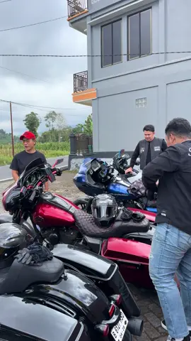 Borobudur Bike Week International. Jakarta-Magelang-Borobudur #RoadGlideVibes #sportserindonesia #bumblebeetransformers #BumblebeeHarley #harleydavidson #fyp #fyppppppppppppppppppppppp #harleyownersgroup #blackowlsociety #bumblebee #sportser1200 