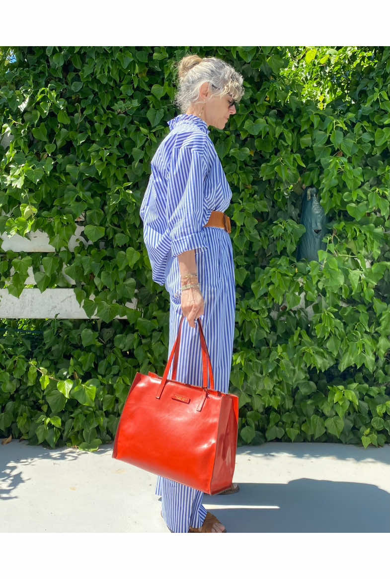 Un tocco di rosso ❤️#puntovelastyle #multibrandstore #modaitaliana #OOTD #outfitideas 