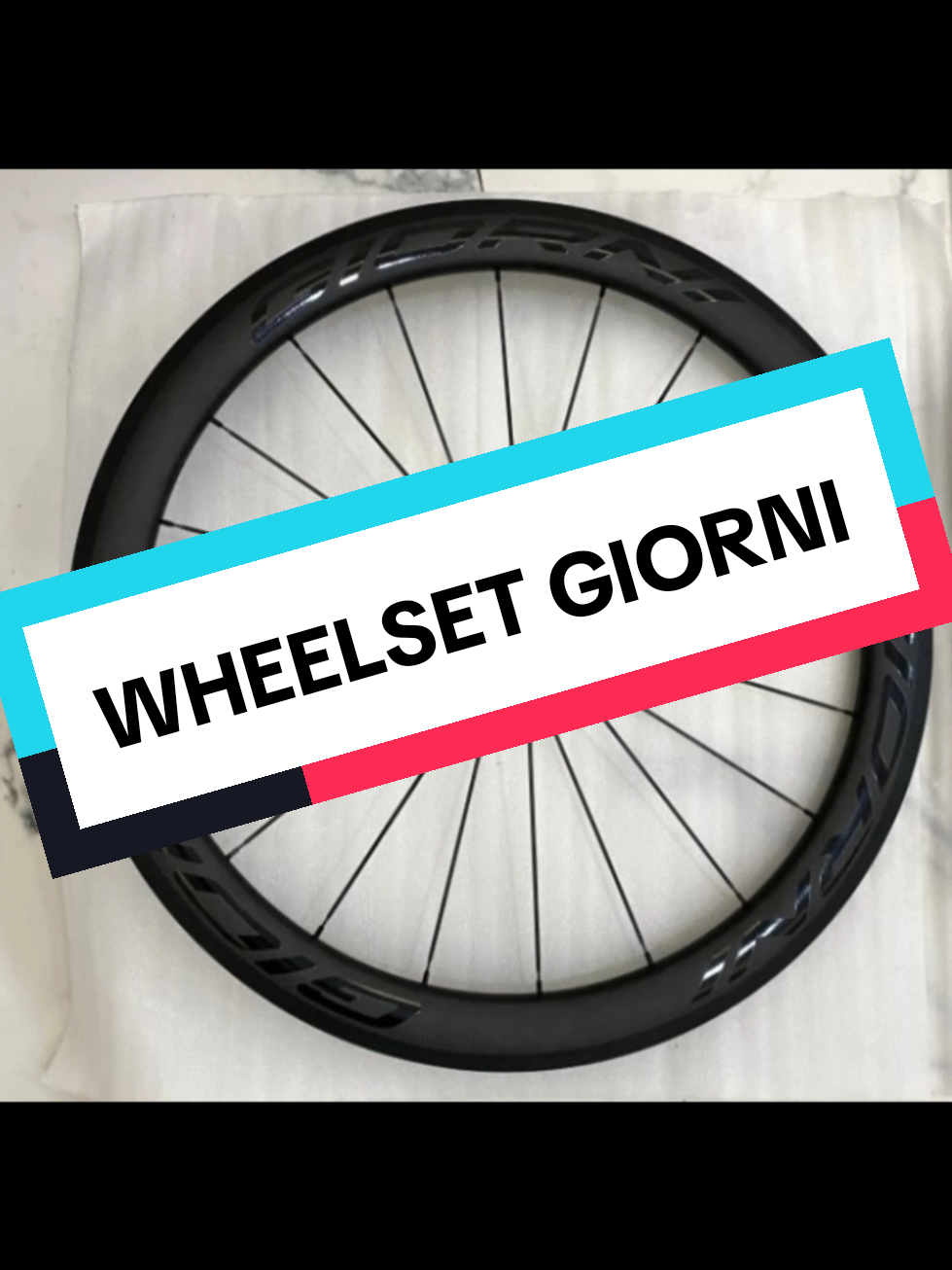 Wheelset Carbon Rimbrake Giorni 700C roadbike Pembelian sudah termasuk: wheelset, QR, Rimstape, Brakepad. Wheelset ringan banget dan loncer banget Berat : 1560g (sepasang) Harga sepasang #wheelset #roadbike #sepeda #bike #gowes #olahraga #sehat #sport 