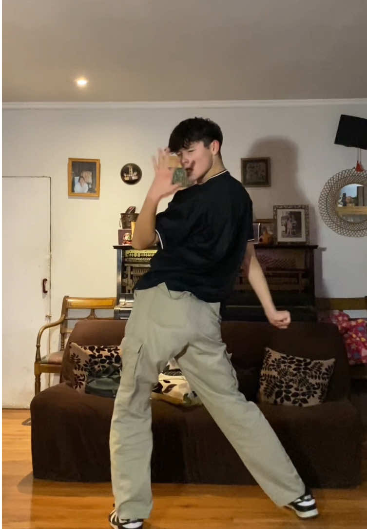 everything’s gnarly… 🥪💚 @KATSEYE #pop #gnarly #katseye #dance #eyekons #viral #dreamacademy #single #kpop #fyp 