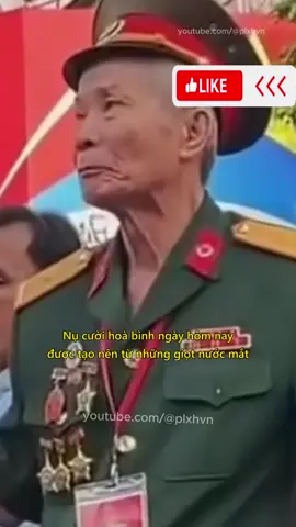 Khoảnh khắc xúc động nhất trong lễ diễu binh năm nay #dieubinh #giaiphongmiennam #hoabinh #hanhphuc #plxhvn #phapluatxahoi