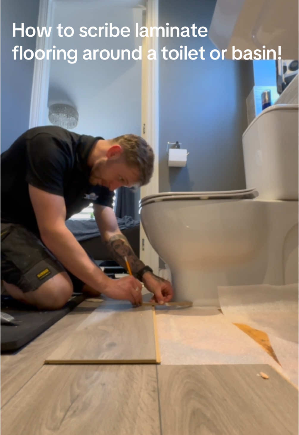 How to scribe laminate flooring around a toilet or basin! #scribe #laminate #flooring @Dle interiors 