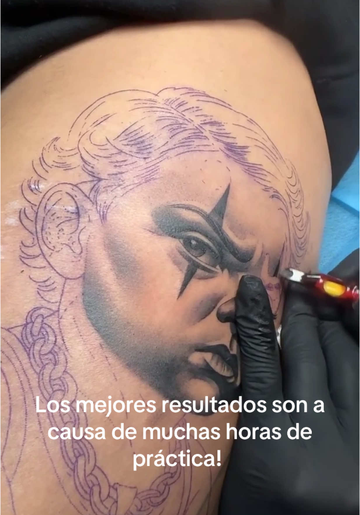 Sigue mi cuenta para ser parte de estos en vivos y prepara tus preguntas. #tiktoklive #livehighlights  #tips #tatuaje #aprendizaje #aprende #tattooaprendiz #tattooaprentice #tattoo #conocimiento #enseñanza #tatuadoresmexicanos #tatuadores #tatuajes #tipsdeoro #tattoomaker #méxico #freelancer #informacion #cdmx 