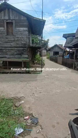 Tehambur kalo amun datang udin ni. Hedeh 😩