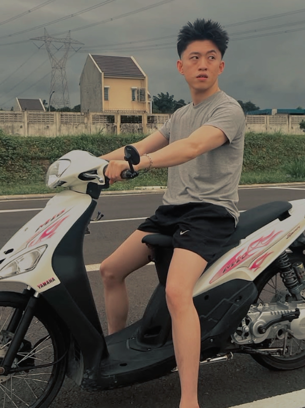 rich brian mau lewat nih...  #richbrian #coachella #88rising #rapper 