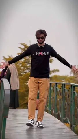 Bol bol minu mashoor kr gy #foryou #1millionaudition #viral #standwithkashmir #unferreview😢 #awais_bhatti_official1 #expression 