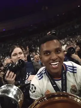 Rodrygo goes 🇧🇷 by by 🥺💔👏#realmadridcf🇪🇸 #rodrygogoes⚽️🤍🤍 #realmadridcf🇪🇸 #realmadridcf🇪🇸 