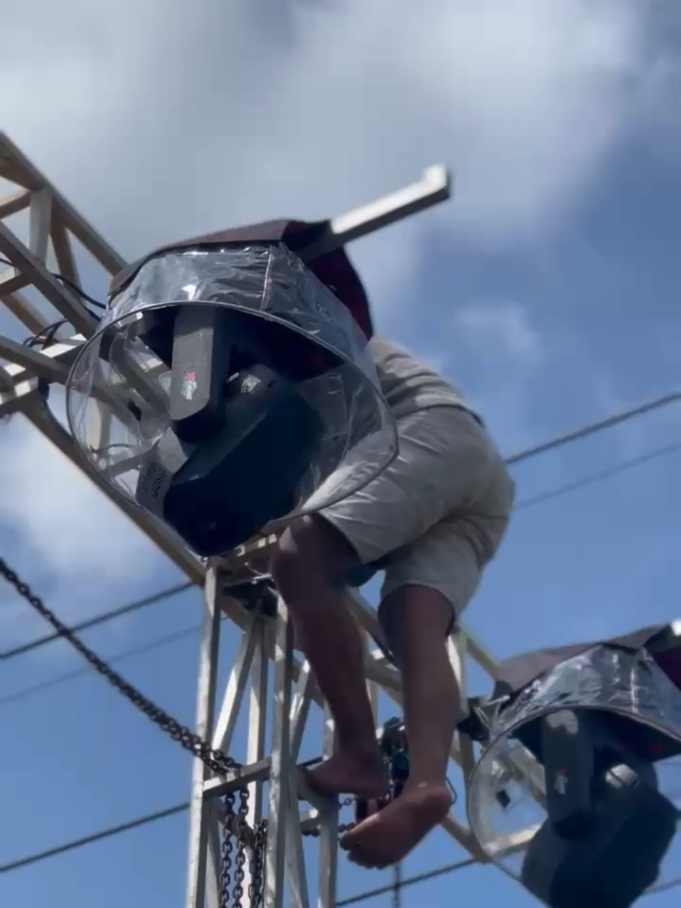 yo jelas makde 😁 #tukanglampu #lighting #tukanglighting #lightingkarnaval #lightingwedding #lightingevent #sewalighting #sewalightingblitar #lightingsoundsystem #lightingdekorasi 