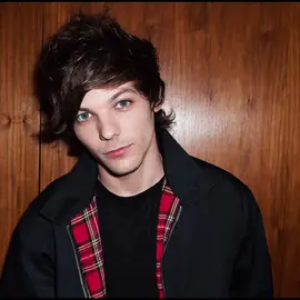 these tumblr gifs drives me crazy  #tumblr #onedirection #louistomlinson 