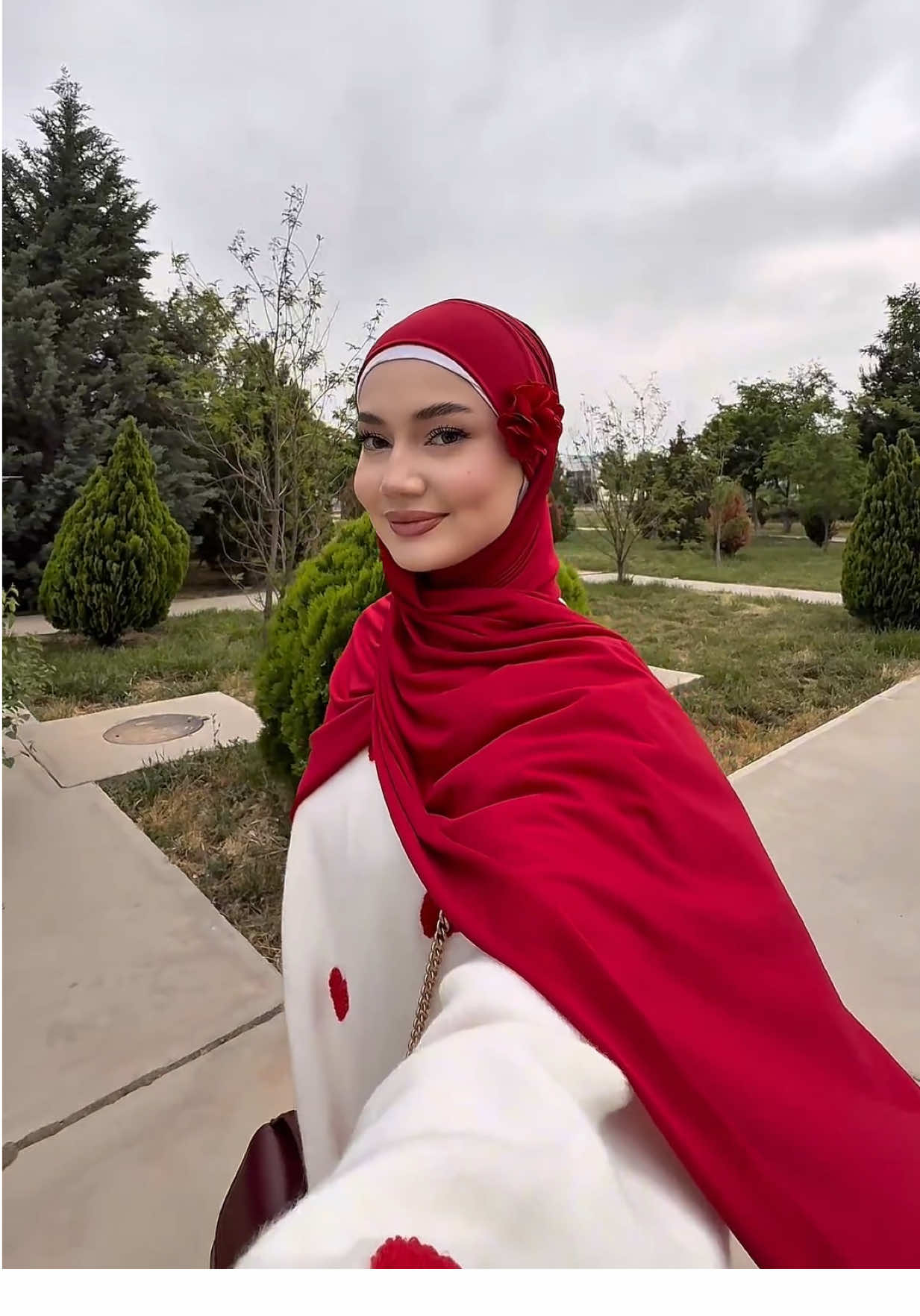 Daha çok hangisi yakıştı? 🫠✨ #look #hijab #🇹🇲 