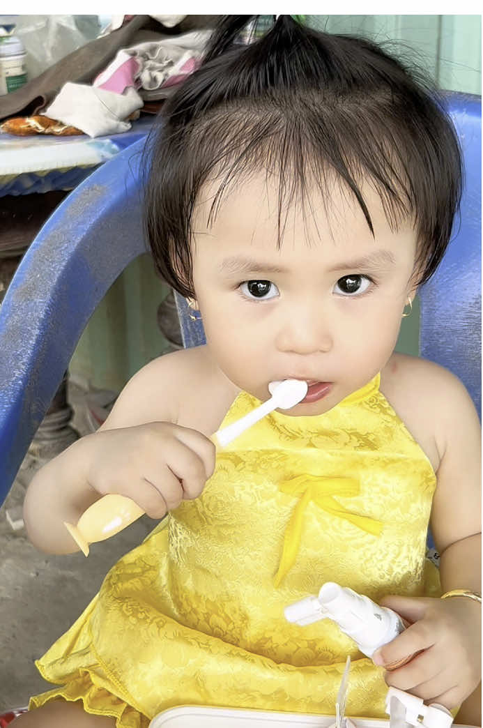 Bí quyết để có 1 em bé 17 tháng rất thích và siêng đánh răng mỗi ngày  @EmNhiLongAn  @EmNhiLongAn  @EmNhiLongAn #emnhilongan #botdanhrangmidkid #midkid 