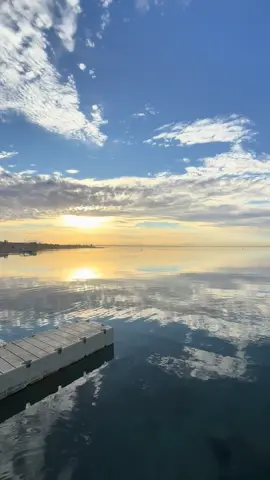 سبحان الله وبحمده سبحان الله العظيم 🌹 من تصويري 📸 #explore #explor #اكسبلور #قرآن #بحر #sea #sunrise #صباح #صباح_الخير #يوم_الجمعه #🌊 #منظر_جميل #منظر_طبيعي_رائع #منظر_طبيعي 