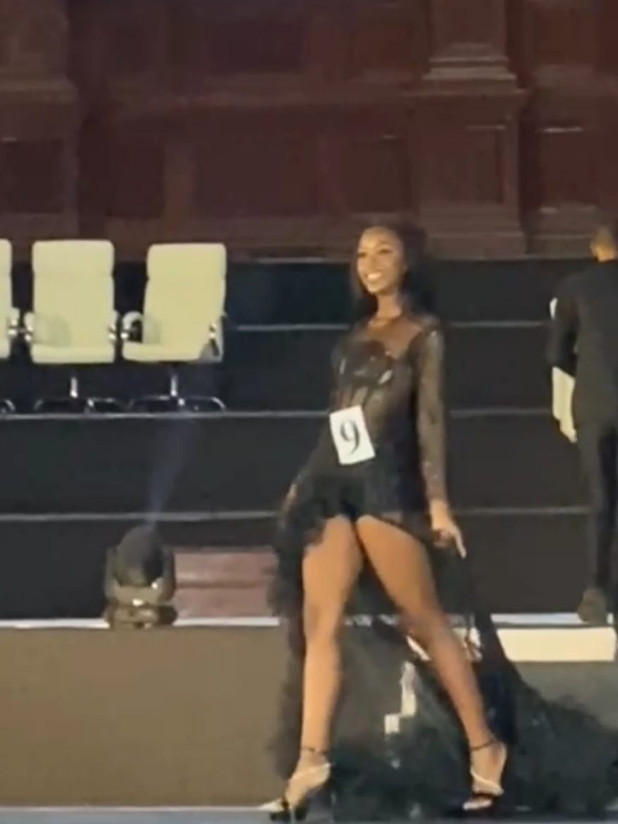 Black eveningwear🤍!! #eveninggown  #pageantry  #model  #modelling  #southafrica  #tiktoksouthafrica  #tiktoksouthafrica🇿🇦  #tik_tok  #fypシ゚ 