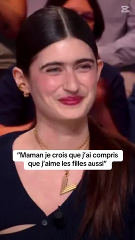 Invitée de l’émission #Quotidien, Marguerite, ancienne candidate de la #StarAcademy, a expliqué les origines de sa chanson “les filles, les meufs” 🫰🌈 Crédit images : TF1/Bangumi