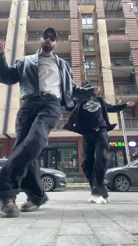 🕶️🕶️ Dc @Lancesavali 🕺 #twins #dance #trending #foryou #fyp 