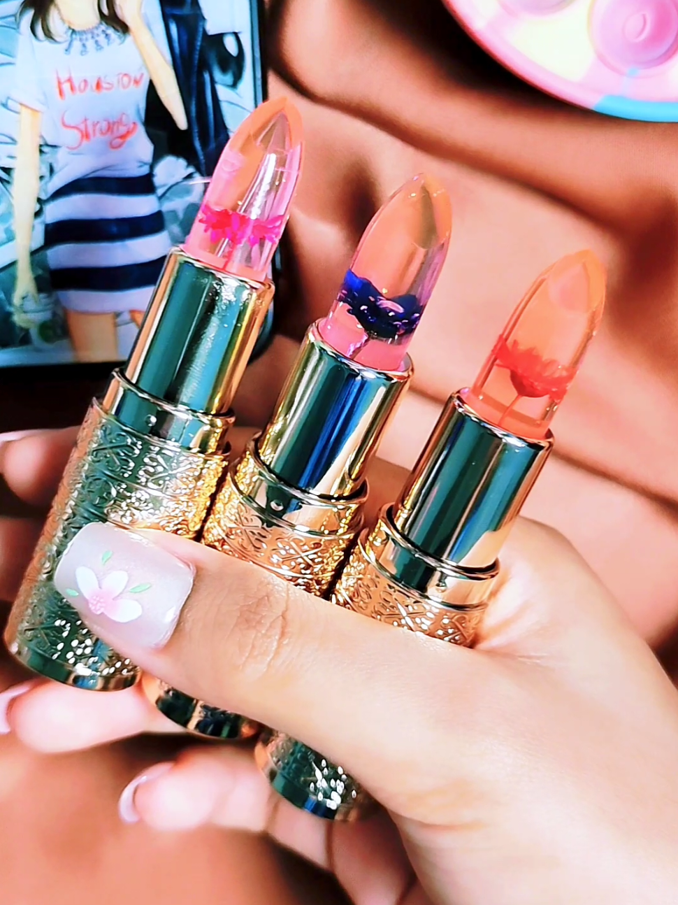 Lepas cuba 1, terus grab tiga2 skali... 1 family pakai 🥰 #lipstikbunga #gincu #gincuviral #warnaikutdarah #bibirmoist 