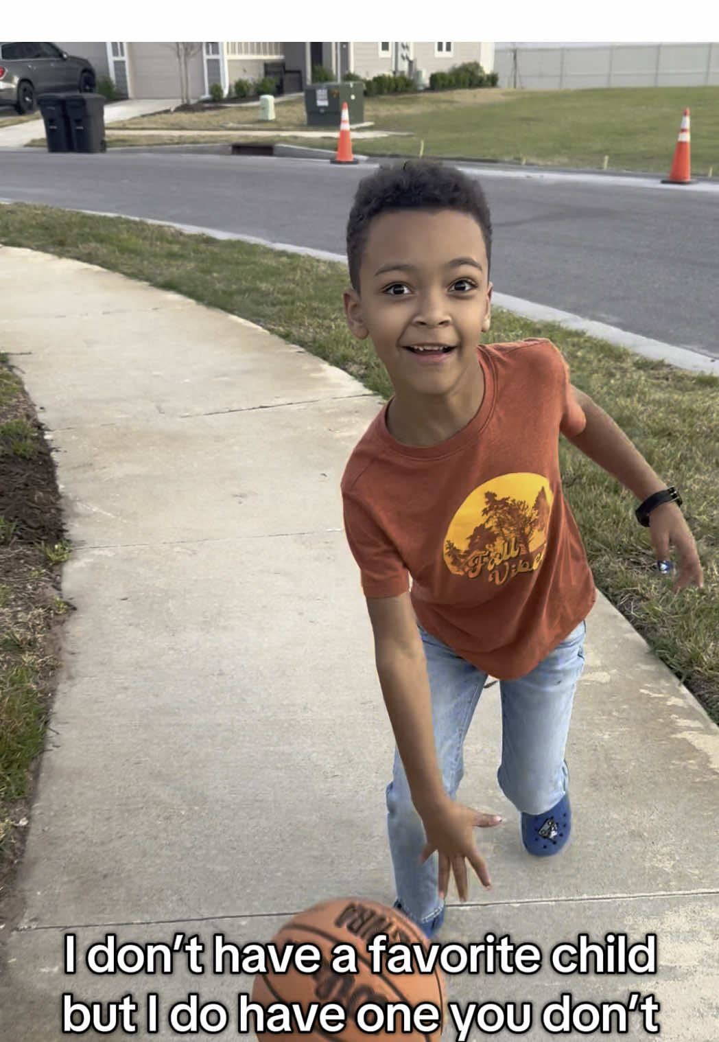 Just give him snacks and back away slowly 😂😂😂 #funnymoms #youngestchild #sensoryprocessingdisorder #girlssupportgirls #thewildchild #singlemama #singleworkingmom #kidsrulethehouse  #basketball #sportsmoms 