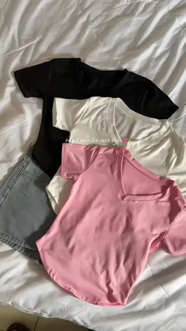 #basictop #vneck #OOTD 