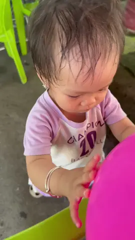 When a vietnamese kids steal the show. #vietnamesebaby #cutekidsoftiktok #viralvideo #expatinvietnam #cutenessoverload 