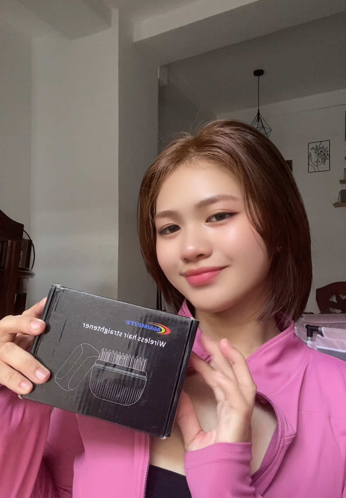 Laging on the go pero gusto pa rin ng ayos na hair? This MAIMETE wireless hair straightener is a total game changer! Walang hassle sa wires, pwede kahit saan—perfect sa quick touch-ups o full styling kahit nasa labas ka. Sobrang handy at sleek! Gamit ko ’to and I love it.   #wirelesshairstraightener  #hairgoals  #MAIMETE  #beautyonthego  #sleekhairanywhere  #hairtoolmusthave  #travelfriendlybeauty  #nowiresnoworries  #effortlessstyling  #straighthairvibes  #readyanywhere  #quickhairfix  #beautyhackph  #HairEssential  #glowuponthego 