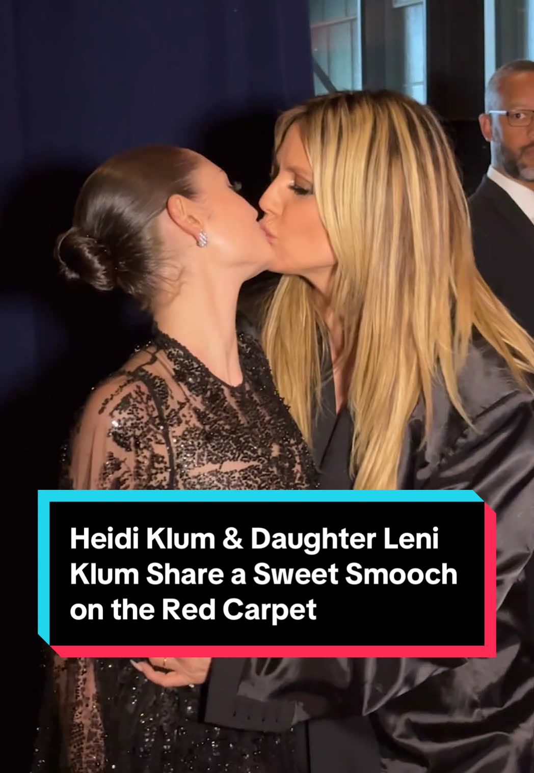 #HeidiKlum and her lookalike daughter, #LeniKlum, shared an adorable moment on the fourth annual King's Trust Gala #redcarpet. #CelebrityParents #MotherDaughter 
