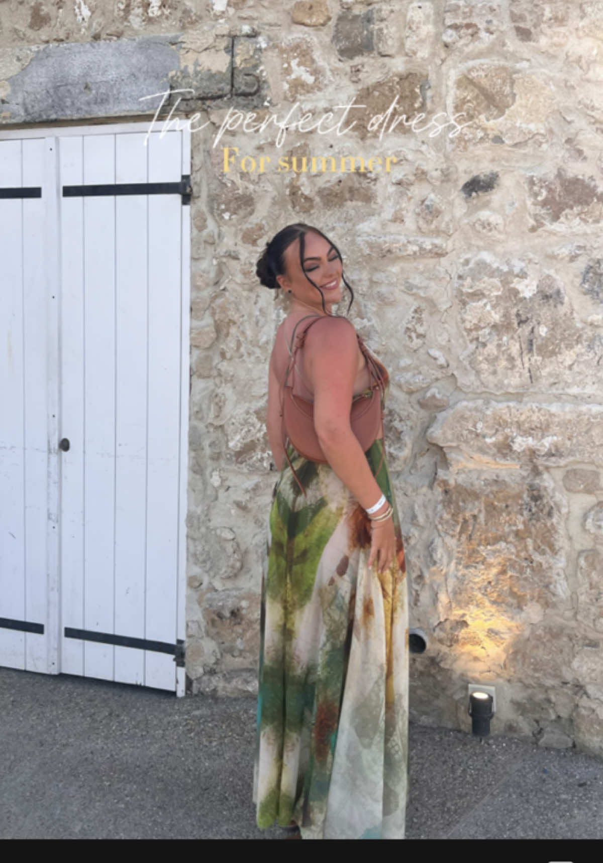 The perfect summer dress for your 2025 vacation 🌴🥥💛 #outfitinspo #classyoutfits #elegantoutfits #holidaydresses #vacationoutfitinspo @Musera 