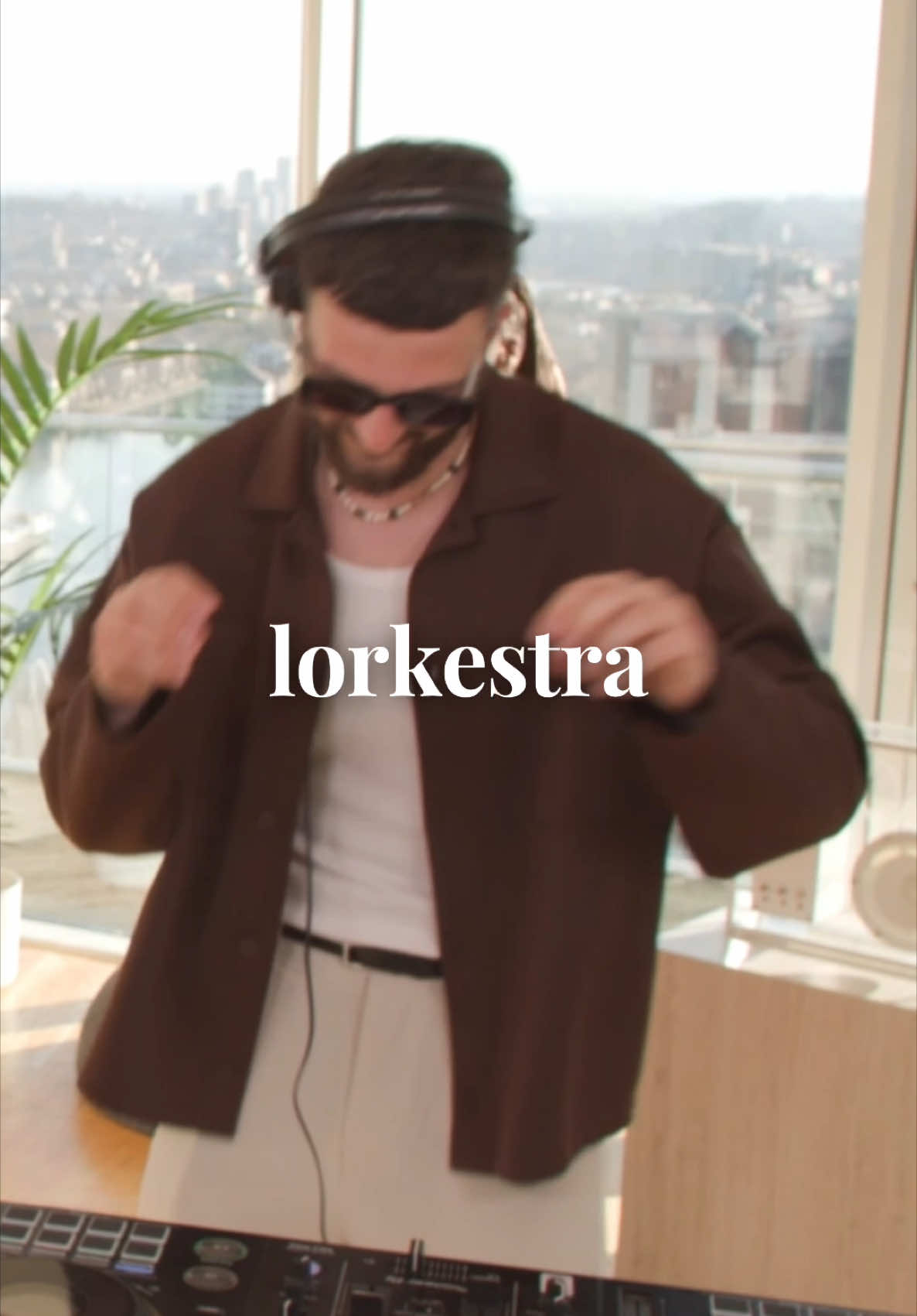 a classic for the weekend #djset #craigdavid #ukrnb #djmix  guest: @Lorkestra  track id: lorkestra - love my way (remix) & craig david - fill me in  