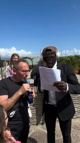 Ma quanto ne sanno gli italiani dei social... Chi lo conosce? È di Bari questo? 😂 #Brainrot #bari #quiz #Socialmedia #content #marketingagency #neiperte