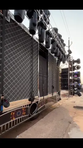pesona B380 #soundkarnaval #soundhoregjawatimur #ceksound #soundviral #lighting_prindavan #soundprindavan #lighting #fyp ##clorotgank #soundhoreg #lightingdesign @LUNAR HYBRID BY KSM @lunargank 