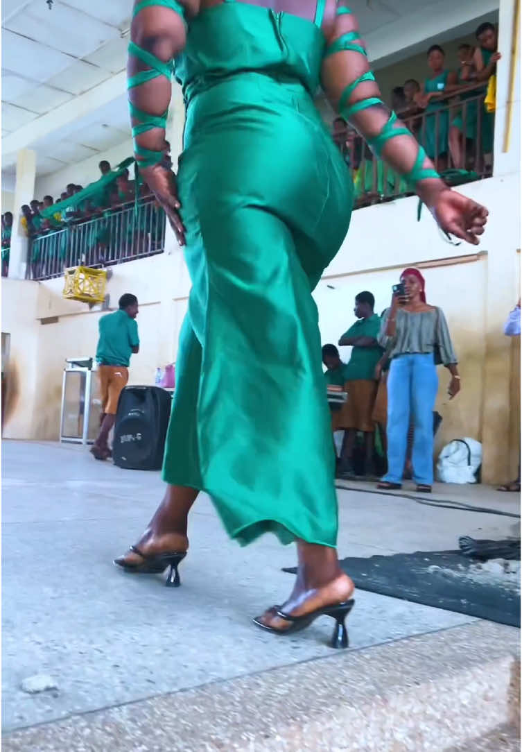 Still on the fashionable model show at AASTECH . How many times can you repeat this vid…#fyp #ghanatiktok🇬🇭 #school #school #aastech #tiktok #xpresseditz #fouryoupage #model #viral #talent @𝑿𝑷𝑹𝑬𝑺𝑺 𝒆𝒅𝒊𝒕𝒛 