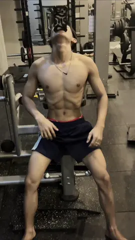 Ayok latihan bareng aku • #GymLife #WorkoutMotivation #FitnessJourney #FYP #FitGoals #LatihanHariIni #HealthyLifestyle #BodyGoals #OlahragaItuSehat #FitnessIndonesia #SehatItuKeren