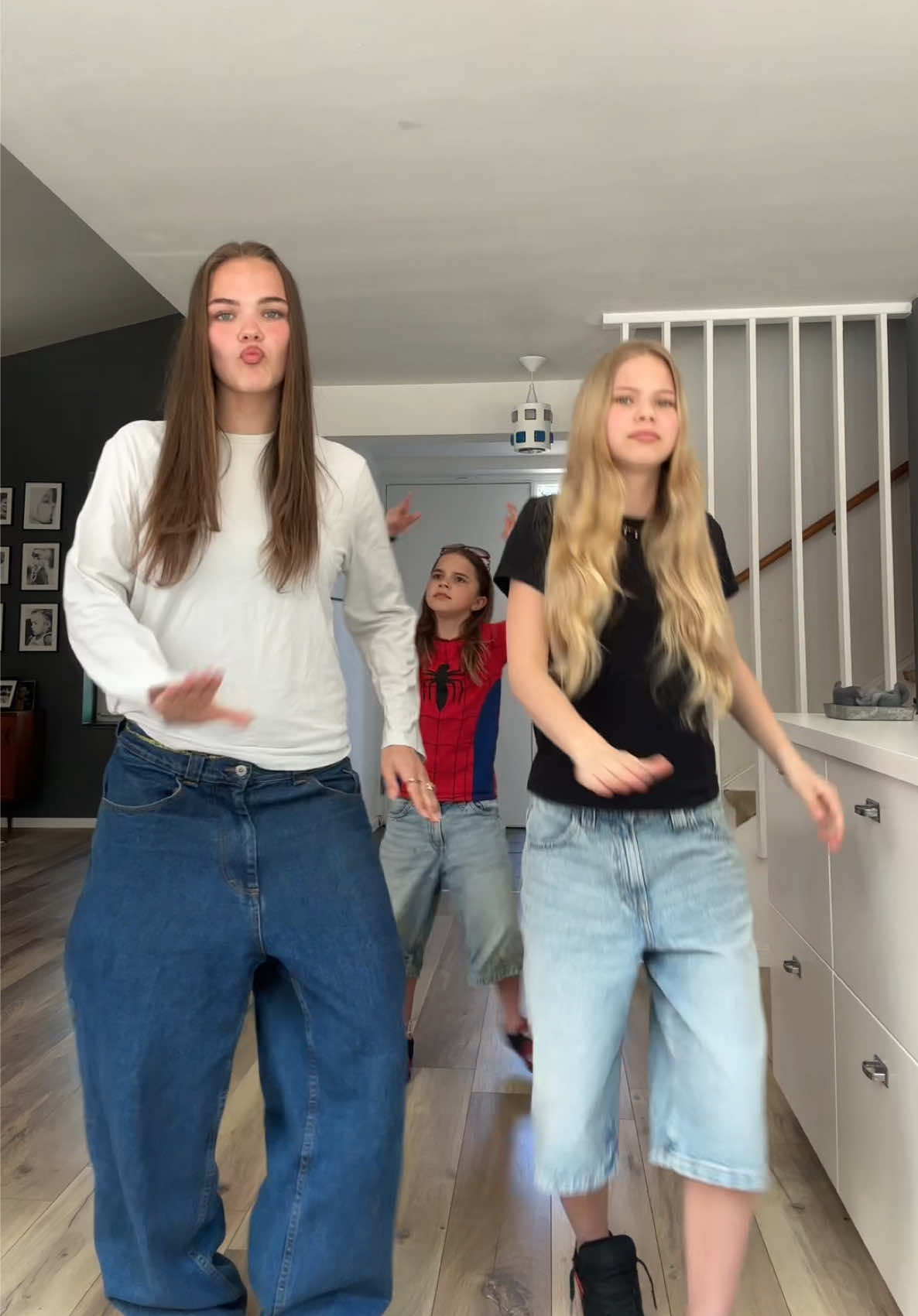 Lilbro gettin way too tall #jorts #lilbro #ragdoll #fyp @Sigurrós 🇮🇸😻 
