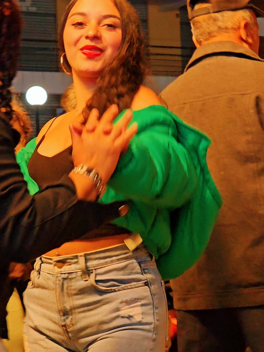 Que hay en tu mirada  bellezas bailando  #video #ricky 