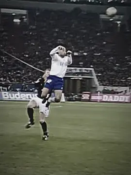 Thierry Henry was special 🤯🇫🇷 #Sportstiktok #EquipeDeFrance #football #Henry #Trezeguet #footballedit #france 