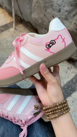 Giày thêu helll kitty #giaythethao #giay #depxinh #depnu #sandal #giaynuxinh #giaydep #depnuxinh #xuhuong #xuhuongtiktok 