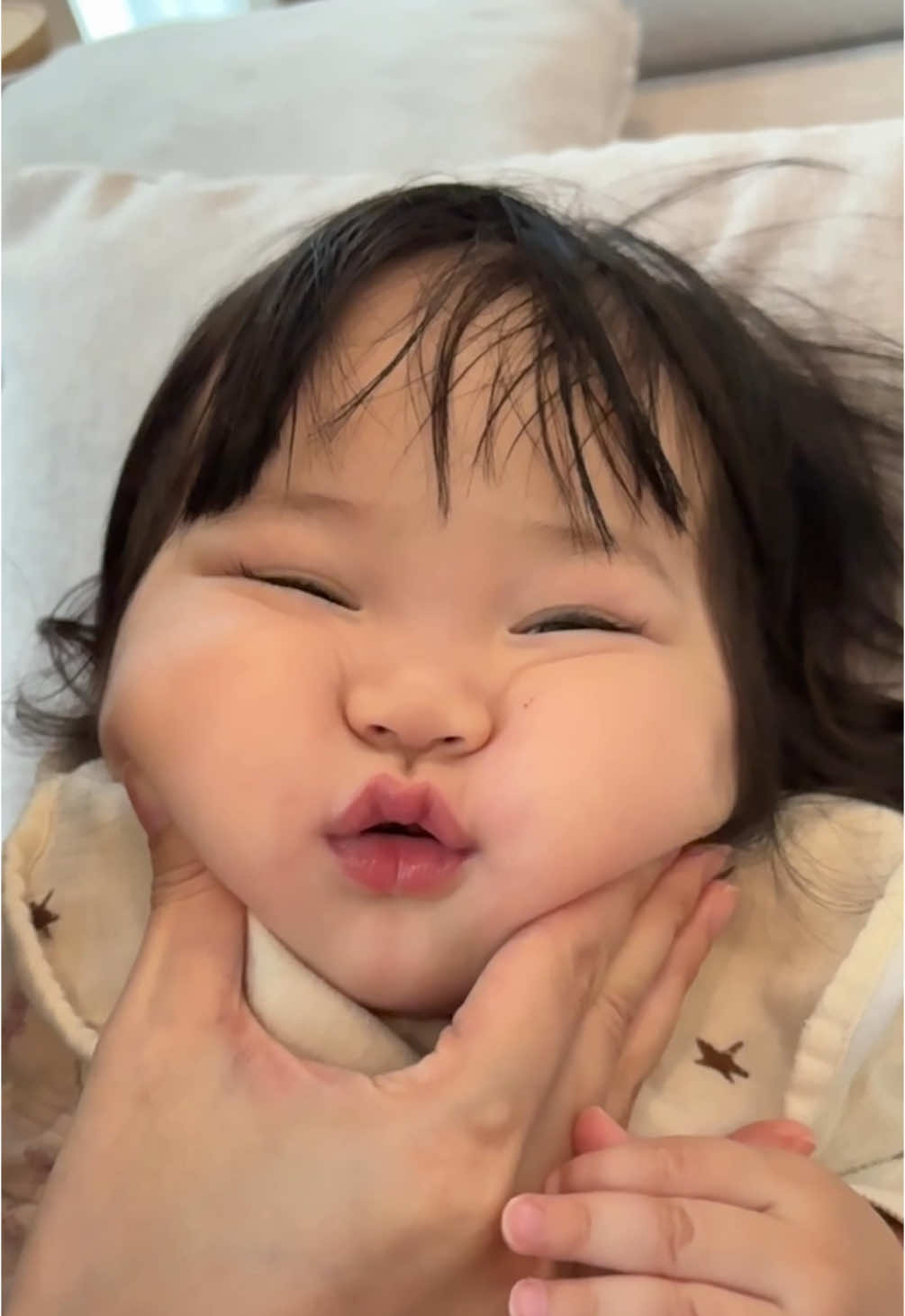 Jiggle jiggle, my cheeks! #Suipee #kawaii #babytok #dadtok #cutebaby #babygirl #japanesebaby #babylove 