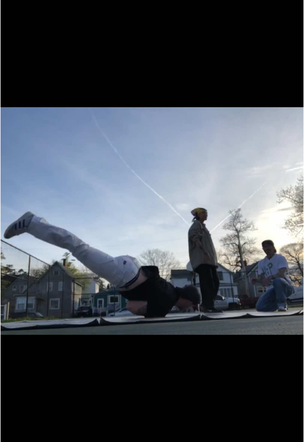 {yuck} #bboy #mainebboy #hiphop #dance #mainedance #tenniscourtgetdown 