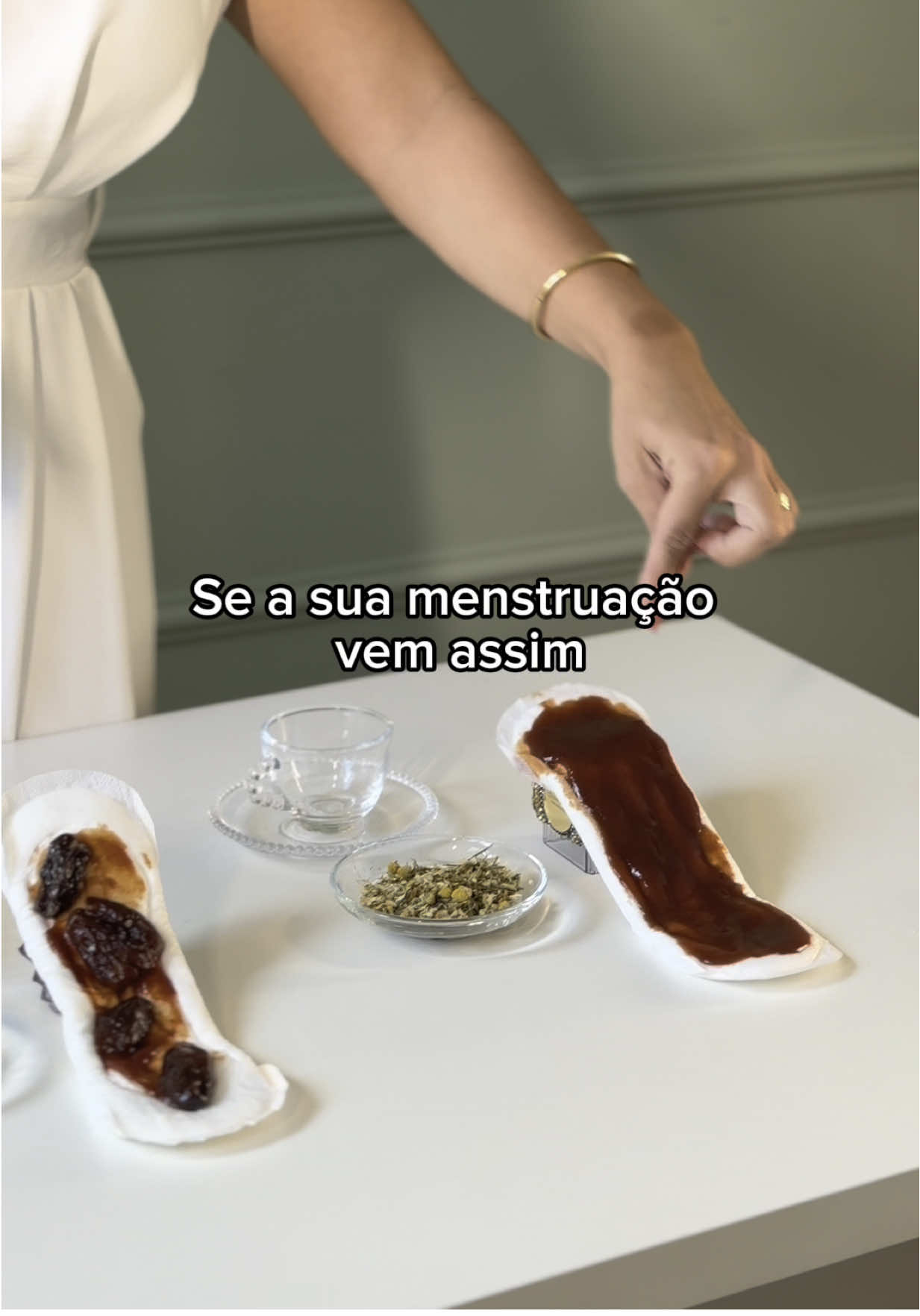 Fluxo menstrual intenso não precisa ser sinônimo de sofrimento!  Hoje vou te ensinar um chá que pode ajudar a equilibrar o seu ciclo e reduzir aquele fluxo exagerado que tanto incomoda. Lembre-se: seu corpo dá sinais e pequenos cuidados naturais podem fazer toda a diferença!  #FluxoMenstrual #MenstruaçãoIntensa #ChásParaMenstruação #SaúdeHormonal #SaúdeDaMulher #CicloMenstrual #AutocuidadoFeminino #GinecologiaNatural