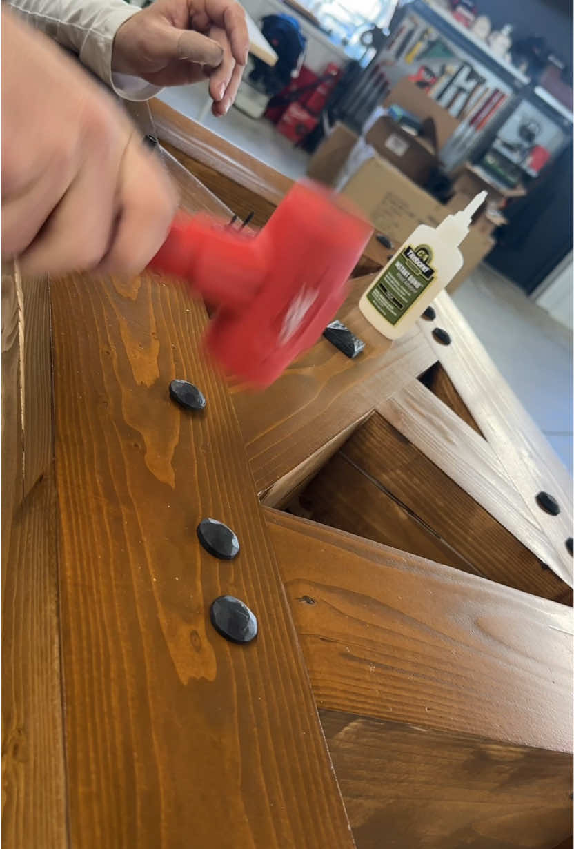 Putting in some accent clavos with a bit of @Titebond Products Instant Bond and the @Milwaukee Tool mallet. Quick pre drill with the @Festool Canada drill 👍