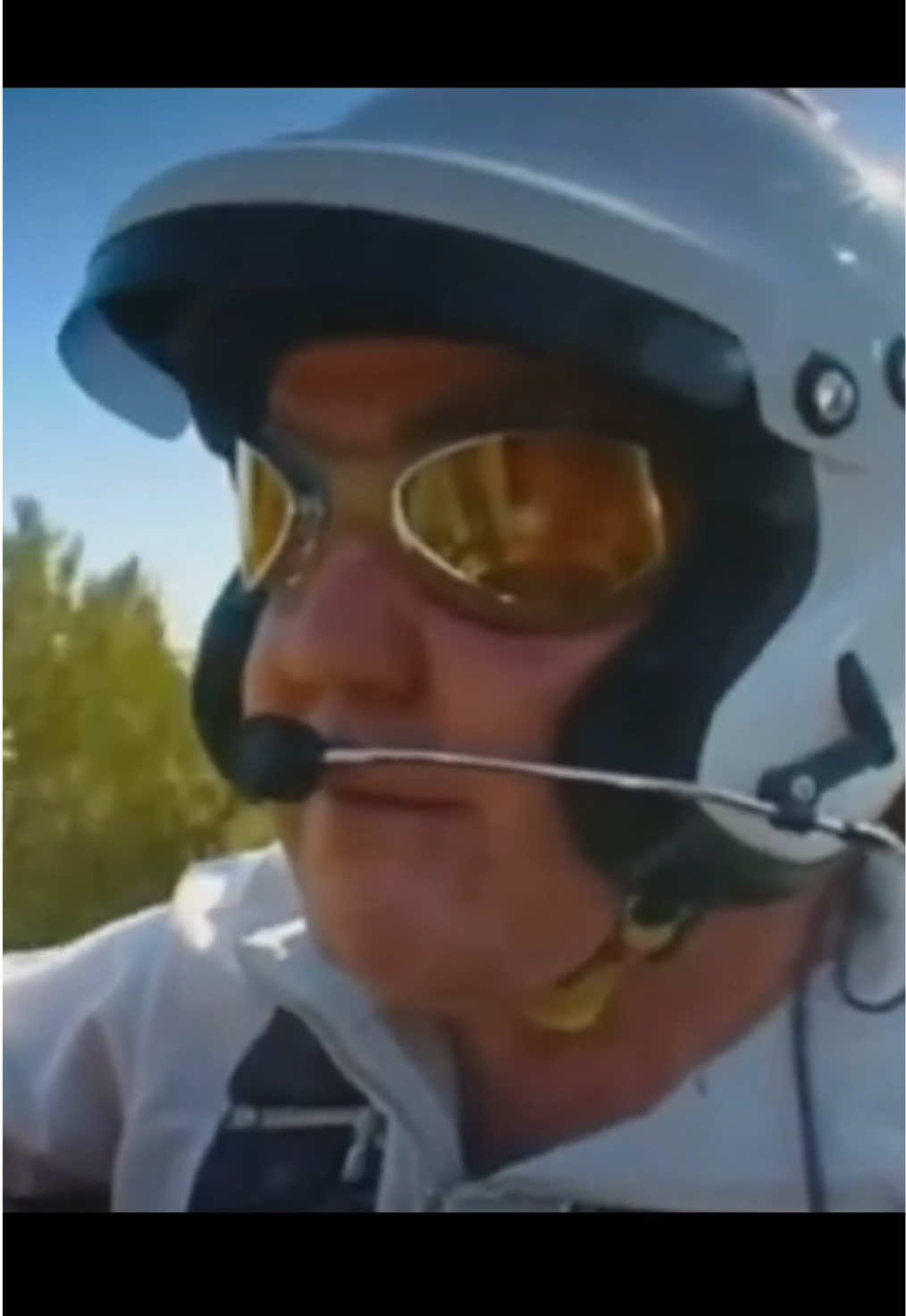 hello 🧍🧍 #jeremyclarkson #richardhammond #jamesmay #topgear #grandtour #clarkson #burgerking #plane #fyp #memesoftiktok 